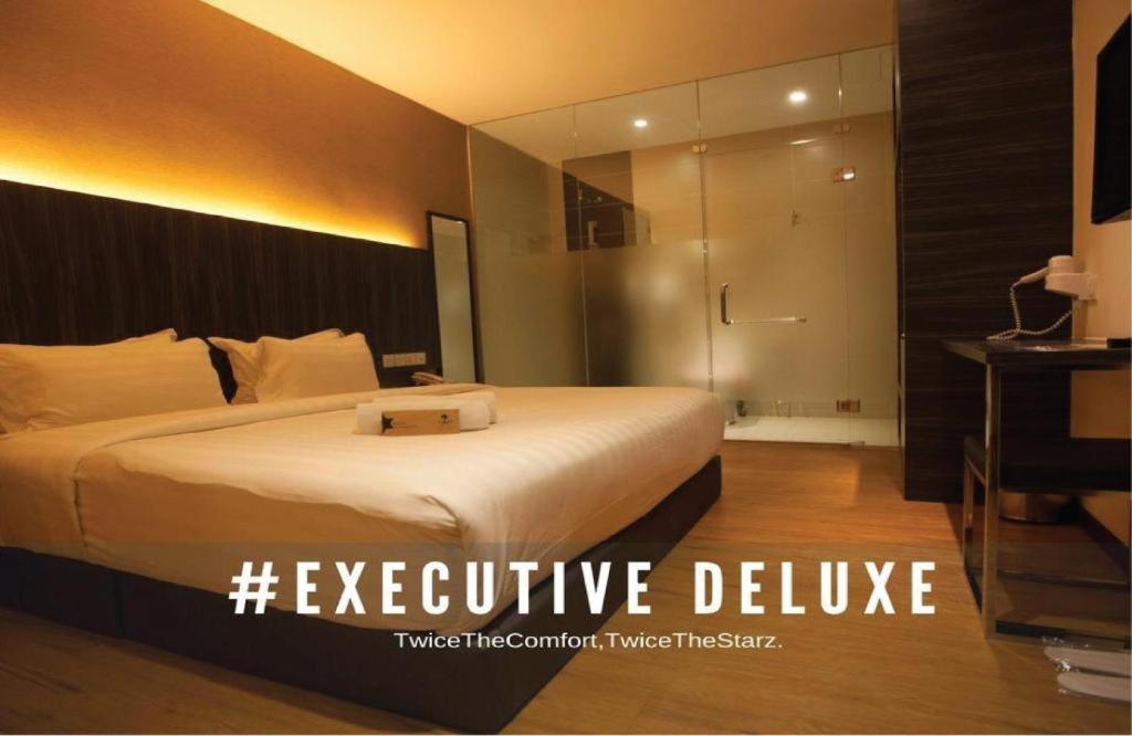 Starz Hotel Keluang Ngoại thất bức ảnh