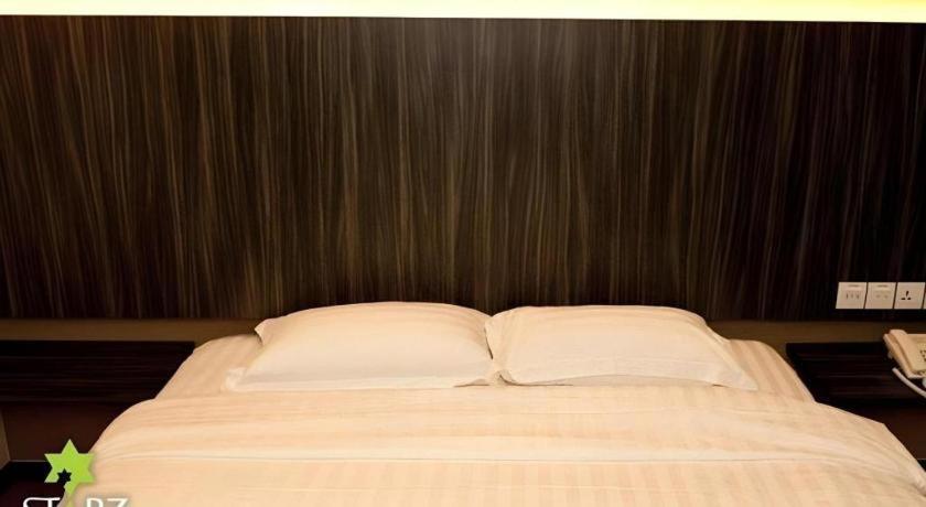 Starz Hotel Keluang Ngoại thất bức ảnh