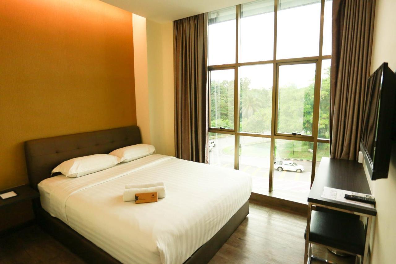 Starz Hotel Keluang Ngoại thất bức ảnh